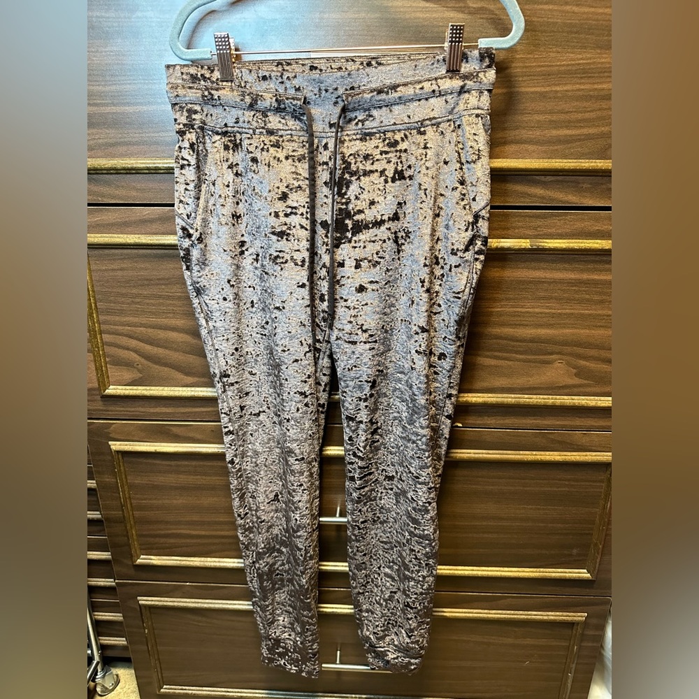 Lululemon Ready to Crush Jogger Size 8